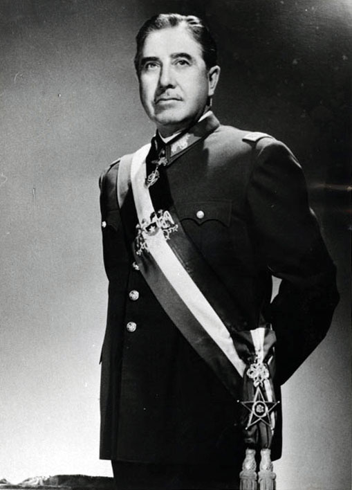 Augusto Pinochet foto oficial