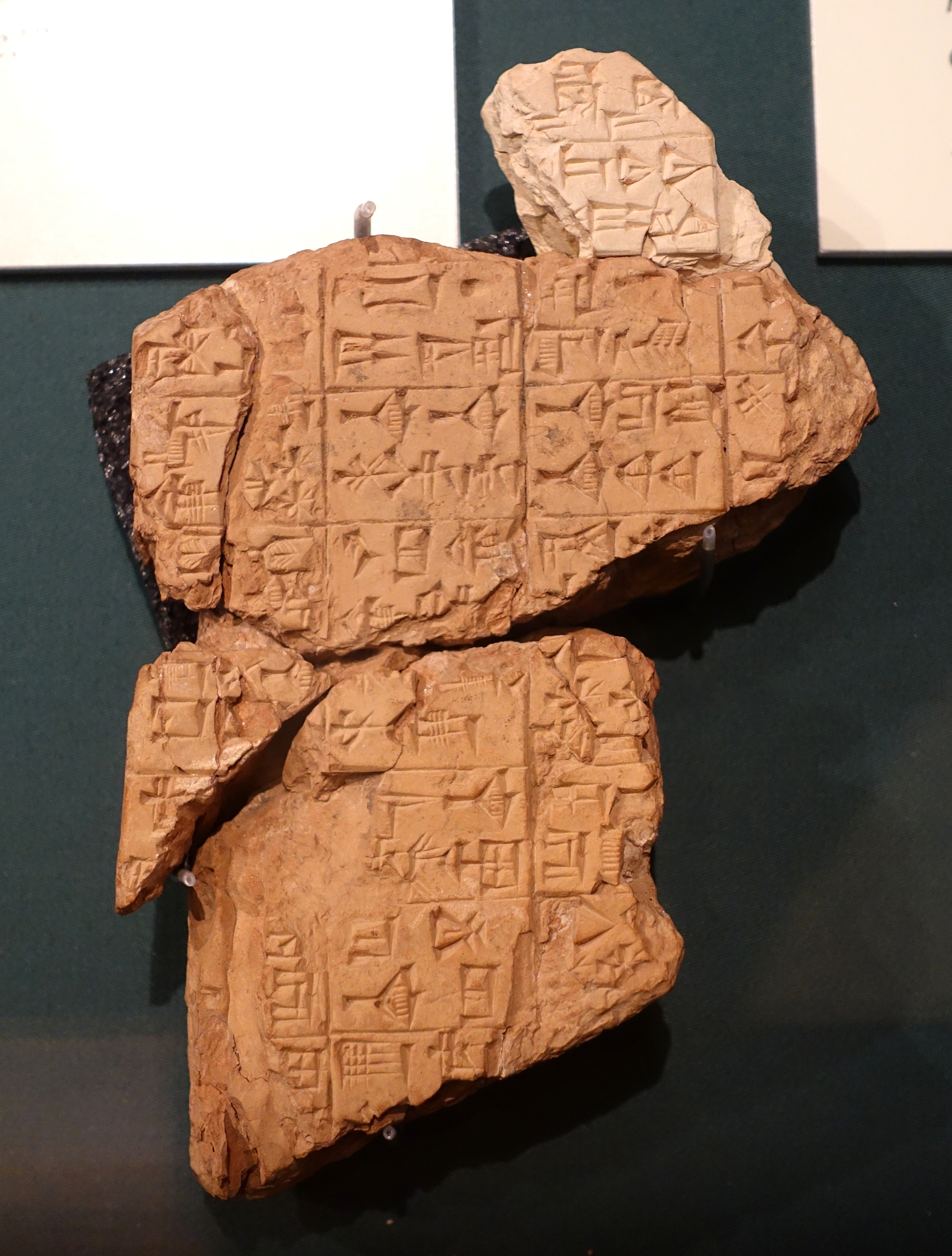 Instructions of Shurrupak, Sumerian proverb collection, c. 2400 BC   Oriental Institute Museum, University of Chicago   DSC07114