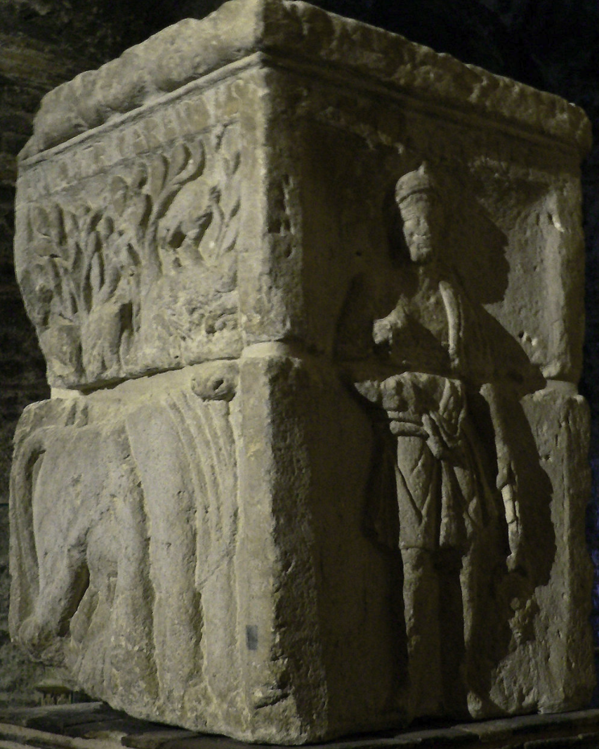Le pilier des Nautes: the gods Tarvos trigaranus and Vulcan. Musée National du Moyen Age, Thermes de Cluny.