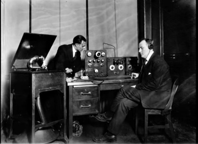 8MK radio studio in 1920